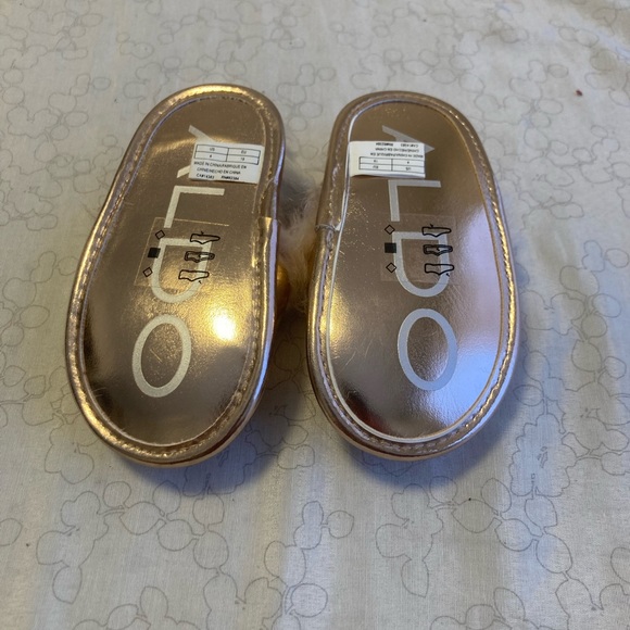 Aldo baby slippers size 3 - Picture 2 of 3
